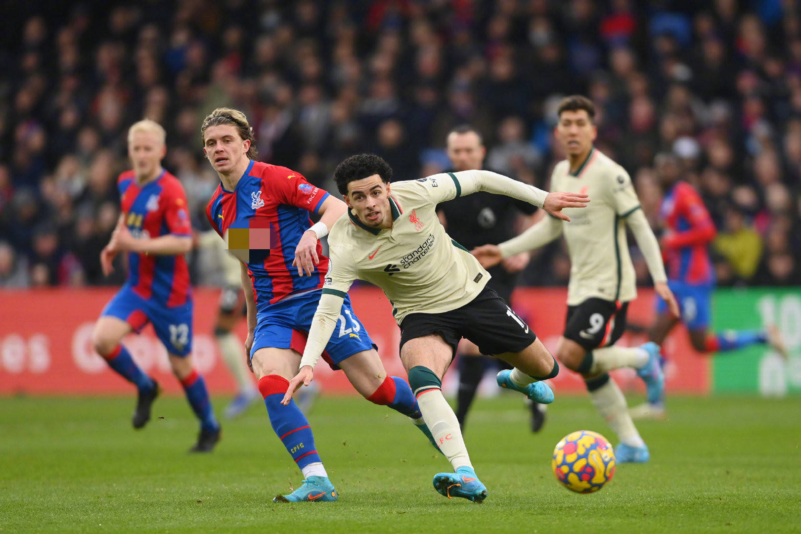 尤其在赛事 尤其在赛事